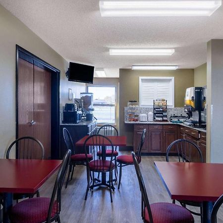Отель Super 8 By Wyndham Nixa/Springfield Area Экстерьер фото